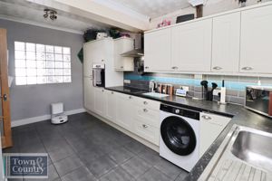 RED BARN ROAD- click for photo gallery